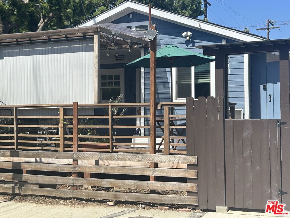 701 Navy Street