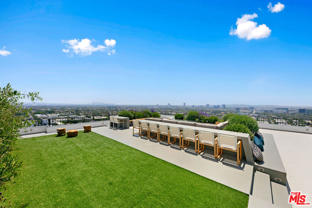 1100 Alta Loma Road #1407