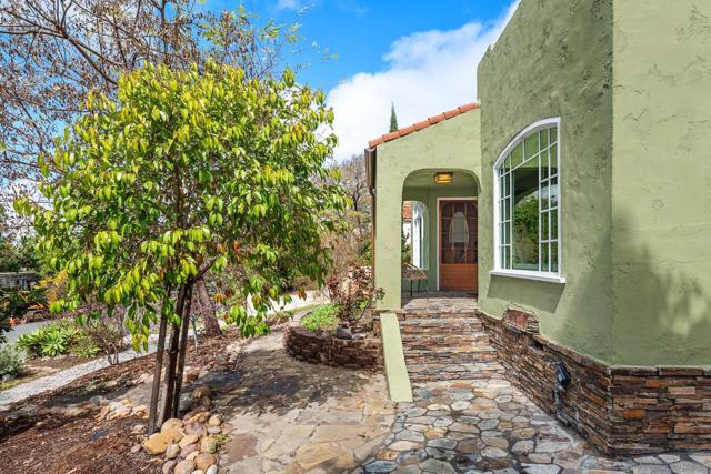 4605 4607 Terrace Dr, San Diego CA: https://media.crmls.org/mediaz/99c1268f-f727-460a-ae1b-bd58cdf95d8d.jpg