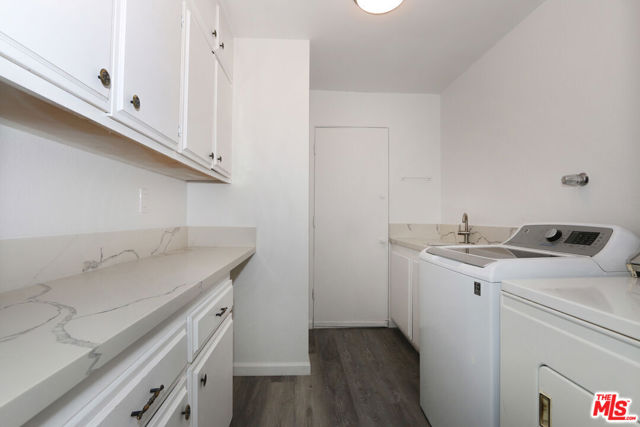 76983 California Drive, Palm Desert CA: https://media.crmls.org/mediaz/99c15cbd-e4cc-45aa-bd92-f53fe09c6475.jpg