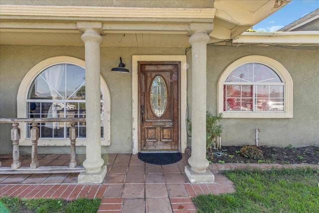 1238 Granada Avenue, Salinas CA: https://media.crmls.org/mediaz/99c358db-a618-4bb0-a729-b03e390ba605.jpg