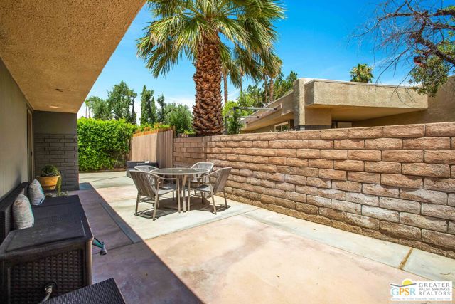 1310 Sunflower Circle, Palm Springs, California 92262, 2 Bedrooms Bedrooms, ,1 BathroomBathrooms,Condominium,For Sale,Sunflower,24408637