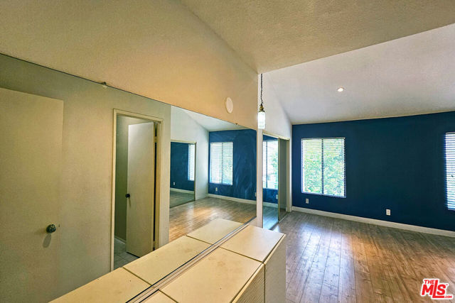 18130 Oxnard Street, Tarzana CA: https://media.crmls.org/mediaz/99c4147d-a0c7-40f9-b79f-e6f4e042a3b3.jpg