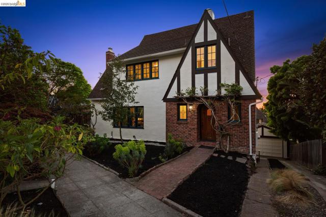 758 Spruce St, Berkeley CA: https://media.crmls.org/mediaz/99c50942-8ebd-484c-9868-858bd436d5ad.jpg