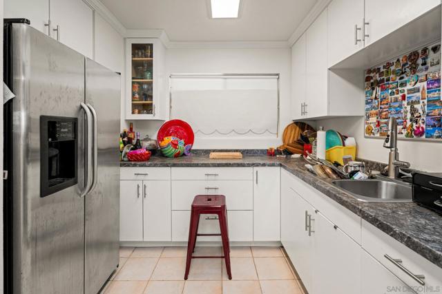 Image 20 of 33 For 2540 Clairemont Dr  307