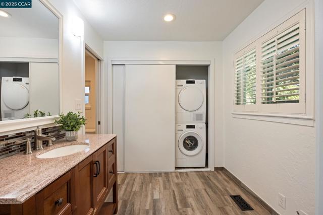 1834 Ivanhoe Ave, Lafayette CA: https://media.crmls.org/mediaz/99c60c49-aa7f-4eb0-ad39-ac80244b2ddc.jpg