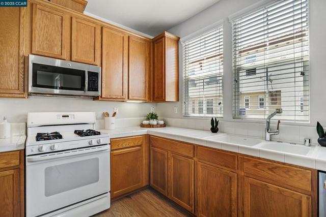 47 Matisse Ct, Pleasant Hill CA: https://media.crmls.org/mediaz/99c615cb-b30d-4543-9b4d-8ed38f3d98dd.jpg
