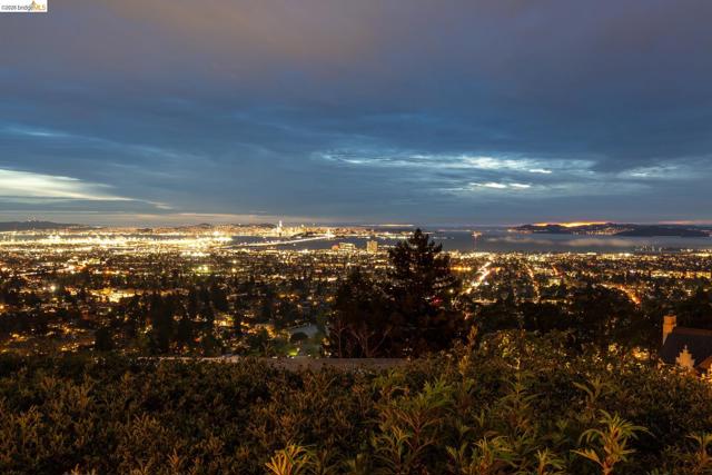 2 Gravatt Drive, Berkeley CA: https://media.crmls.org/mediaz/99c6b69c-6336-4d3b-962a-04f66e4b8a82.jpg