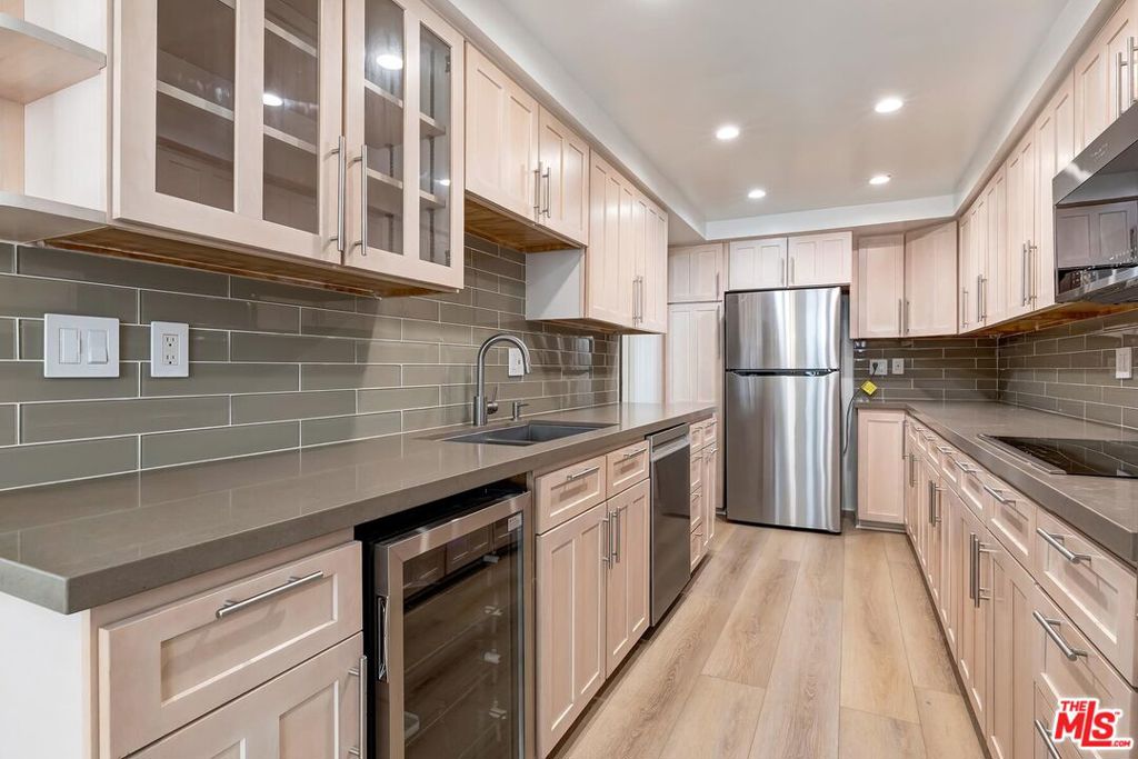 1710 Malcolm Avenue #303