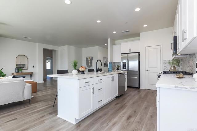 Detail Gallery Image 13 of 52 For 1609 Mauzy Way, El Cajon,  CA 92021 - 4 Beds | 3 Baths