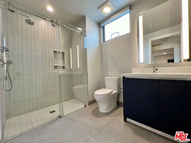 5801 Camerford Avenue, Los Angeles CA: https://media.crmls.org/mediaz/99c789d8-3915-4c08-a7cf-f47f74e31c22.jpg