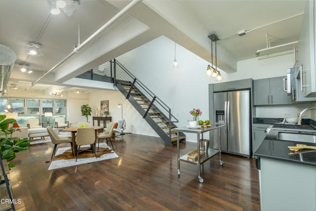 Detail Gallery Image 3 of 38 For 510 S Hewitt St #106,  Los Angeles,  CA 90013 - 2 Beds | 2 Baths