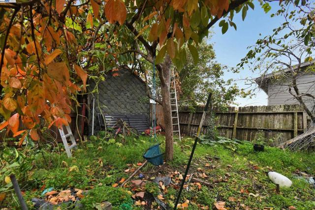 1506 52nd Ave, Oakland CA: https://media.crmls.org/mediaz/99c92e70-8db5-47f4-bf8f-c26fe9fc1010.jpg