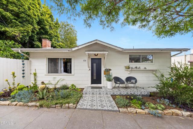 424 E Arrellaga Street, Santa Barbara CA: https://media.crmls.org/mediaz/99c973e3-eee3-462e-8ae4-93b92bb0ee3a.jpg