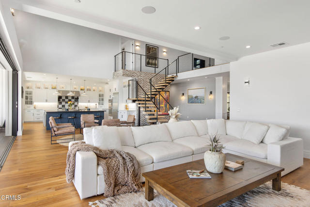 Detail Gallery Image 13 of 72 For 1649 Hauser Cir, Thousand Oaks,  CA 91362 - 6 Beds | 8 Baths