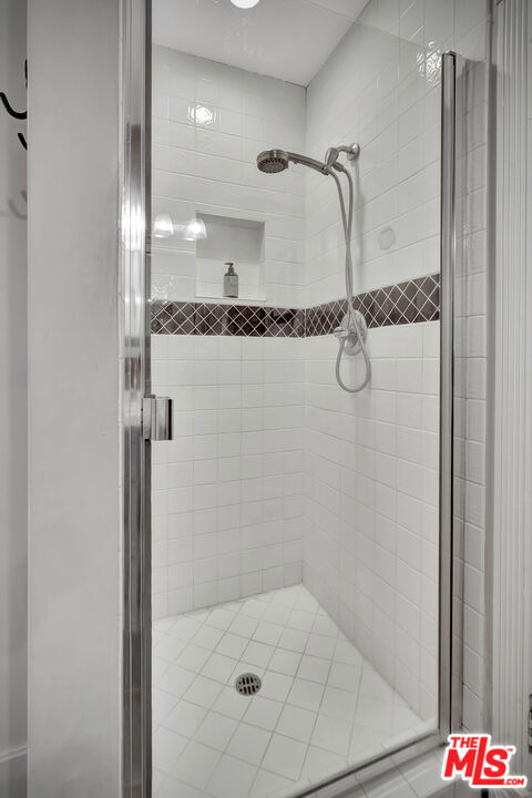 5252 Vanalden Avenue, Tarzana CA: https://media.crmls.org/mediaz/99cb59d8-b3e9-4646-be15-8575242ec63e.jpg