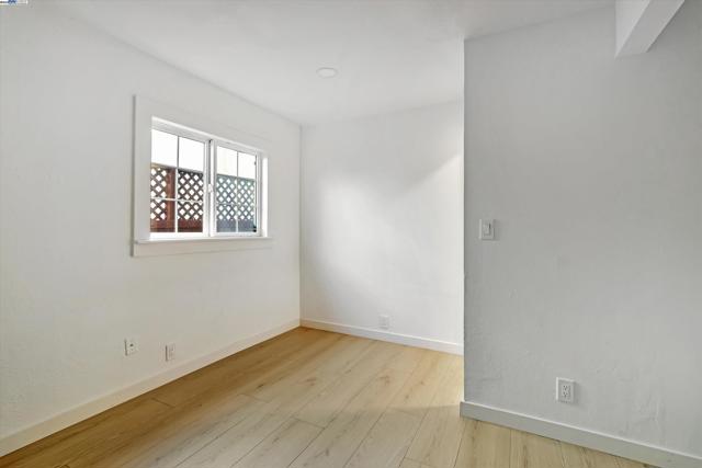Image 14 of 58 For 1119 Kains Ave