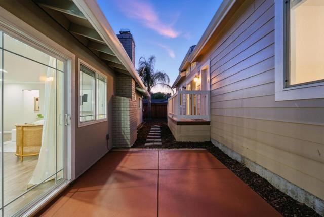1297 Chesbro Way, Gilroy CA: https://media.crmls.org/mediaz/99cc5bb7-bf9b-4982-b7f3-3e555d10e71d.jpg