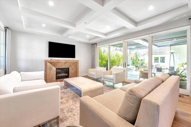 2101 Valparaiso Avenue, Menlo Park CA: https://media.crmls.org/mediaz/99cd9c74-dcc7-4fcf-9192-ed972dc3183e.jpg