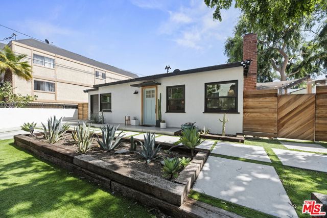 10868 WEDDINGTON Street photo 8