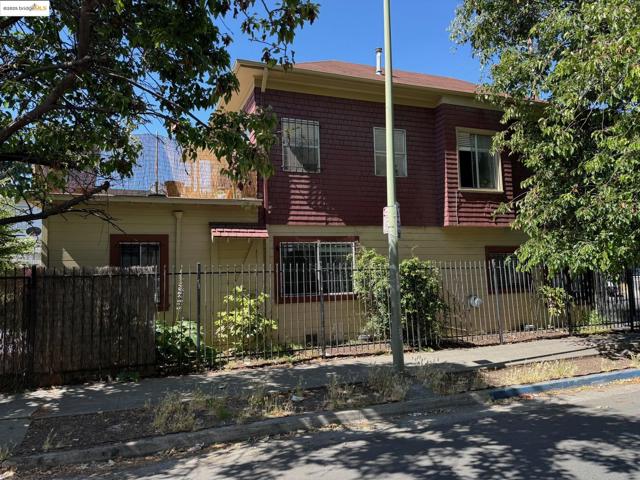 2542 Filbert St, Oakland CA: https://media.crmls.org/mediaz/99cdcc01-8fec-4321-a53f-3e77639a422e.jpg