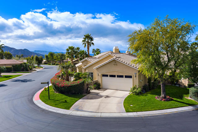 45595 Banff Springs Street, Indio CA: https://media.crmls.org/mediaz/99cdd1c3-262b-430c-a4a9-e3c186b517b2.jpg