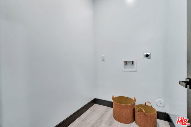 19513 Cantara Street, Reseda CA: https://media.crmls.org/mediaz/99ce06b9-9679-4586-b9f8-ffba1aa84922.jpg