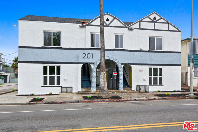 201 N Normandie Avenue, Los Angeles CA: https://media.crmls.org/mediaz/99ce39b7-4838-478f-b500-50a47b767102.jpg