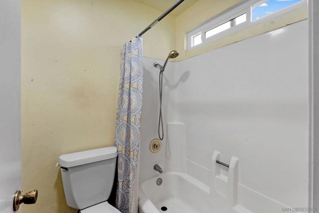 9209 Les Rd, Santee CA: https://media.crmls.org/mediaz/99ce5ad5-5770-4ff1-badf-d8ff3454fbd7.jpg