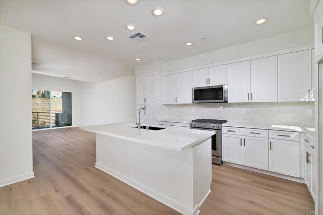 13932 Boyden Way, Mira Mesa CA: https://media.crmls.org/mediaz/99ce97c0-3414-455b-8bc2-d7de525c3432.jpg