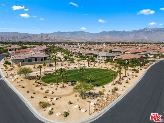 33 Moscato, Rancho Mirage CA: https://media.crmls.org/mediaz/99cecf26-9d54-4f0e-b535-4c4222858c3e.jpg