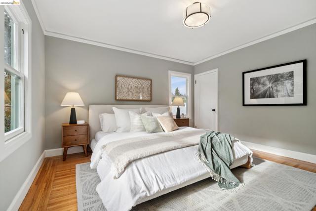 Image 25 of 46 For 741 Grosvenor Pl