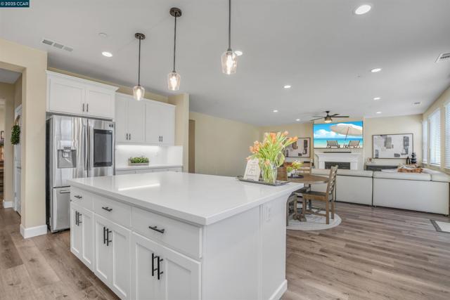 5420 Promontory Way, Antioch CA: https://media.crmls.org/mediaz/99d025d6-dca7-4046-8e23-b55ce731e3a4.jpg