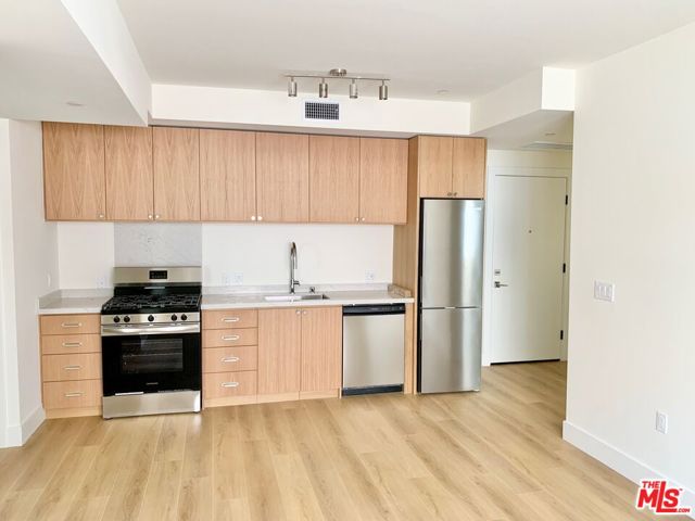 1822 Overland Avenue, Los Angeles CA: https://media.crmls.org/mediaz/99d08474-62f9-446c-8d6a-33d6008e7659.jpg