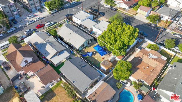 1572 W 37th Place, Los Angeles CA: https://media.crmls.org/mediaz/99d0e722-47fe-42e0-b8a3-20d22d4ec6f3.jpg