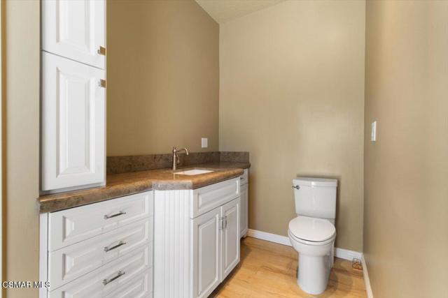8445 Roseland Avenue, Moorpark CA: https://media.crmls.org/mediaz/99d0ed14-8c06-41b0-bb9b-ca452633b1f4.jpg
