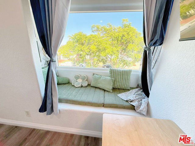 Image 36 of 45 For 15213 Daphne Avenue