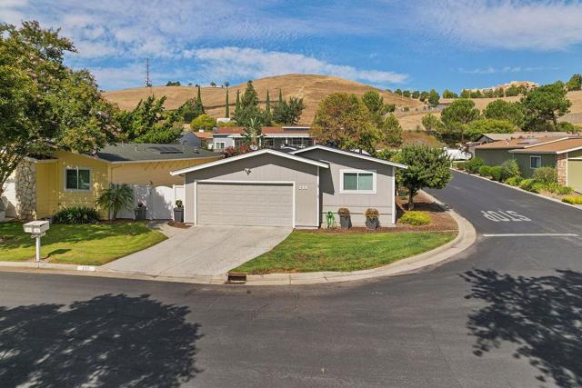 255 Mountain Springs Drive, San Jose CA: https://media.crmls.org/mediaz/99d15f64-487d-4115-ab70-e5033c4b386b.jpg