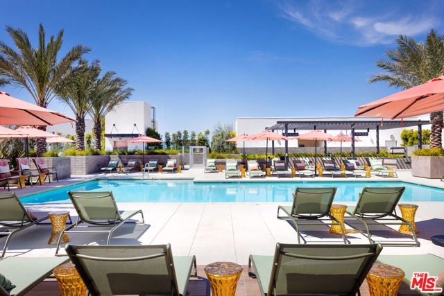 11950 Erwin Street Street, North Hollywood CA: https://media.crmls.org/mediaz/99d1bd8b-1140-44ee-8379-ee7c9cd7f747.jpg