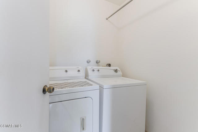 18854 Edleen Drive, Tarzana CA: https://media.crmls.org/mediaz/99d24553-f90b-45ed-9bca-1f5360115406.jpg