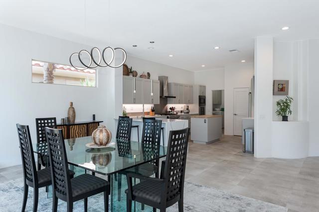 211 Kavenish Drive, Rancho Mirage CA: https://media.crmls.org/mediaz/99d25820-488b-401e-b82f-af45bc4ecfdd.jpg