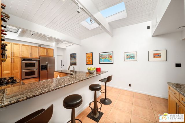 695 N Monterey Road, Palm Springs CA: https://media.crmls.org/mediaz/99d3550b-893d-43e1-9497-7c5fe8c77f09.jpg