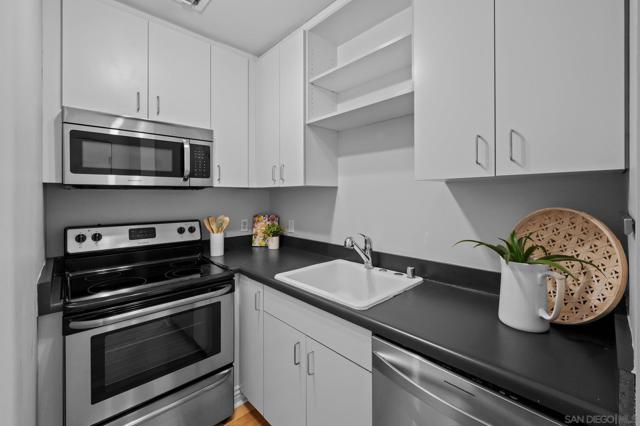 702 Ash St., San Diego CA: https://media.crmls.org/mediaz/99d370f5-f05d-47fc-a940-1f9ff8e86748.jpg