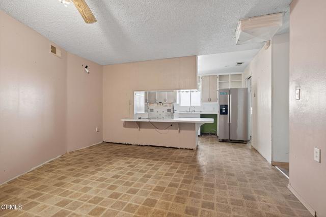 110 E Oak View Avenue, Ojai CA: https://media.crmls.org/mediaz/99d37d00-3cd7-48de-b16c-6b8e026f2a17.jpg