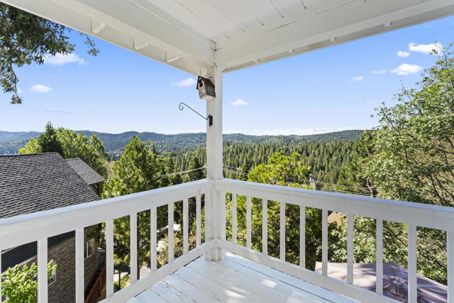 692 Zurich Drive, Lake Arrowhead, CA 92352