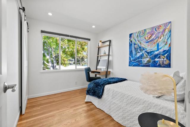 1640 Marina Court, San Mateo CA: https://media.crmls.org/mediaz/99d4023a-b1d9-415f-bd4c-8efc10ac4508.jpg