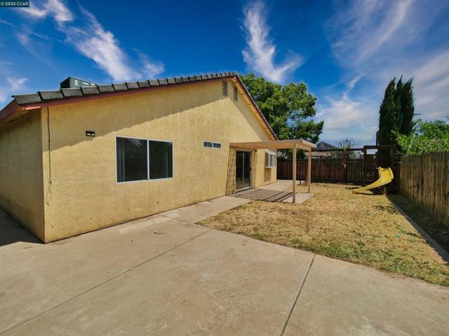 4300 Cannington Lane, Salida CA: https://media.crmls.org/mediaz/99d40a25-72fd-40b6-b60d-668b6f337dd9.jpg