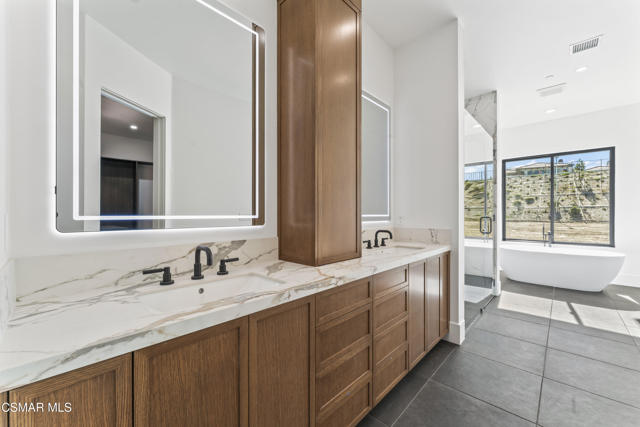 Image 36 of 93 For 532 Corte Corrida