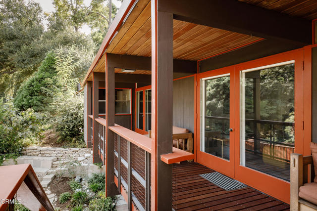 820 Burleigh Drive, Pasadena CA: https://media.crmls.org/mediaz/99d4a7de-1cd6-4dff-9815-332b29b973e2.jpg