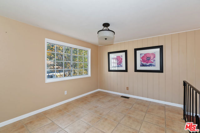 28665 Zion Drive, Lake Arrowhead CA: https://media.crmls.org/mediaz/99d56453-3de2-4913-9a0f-6658b3193325.jpg